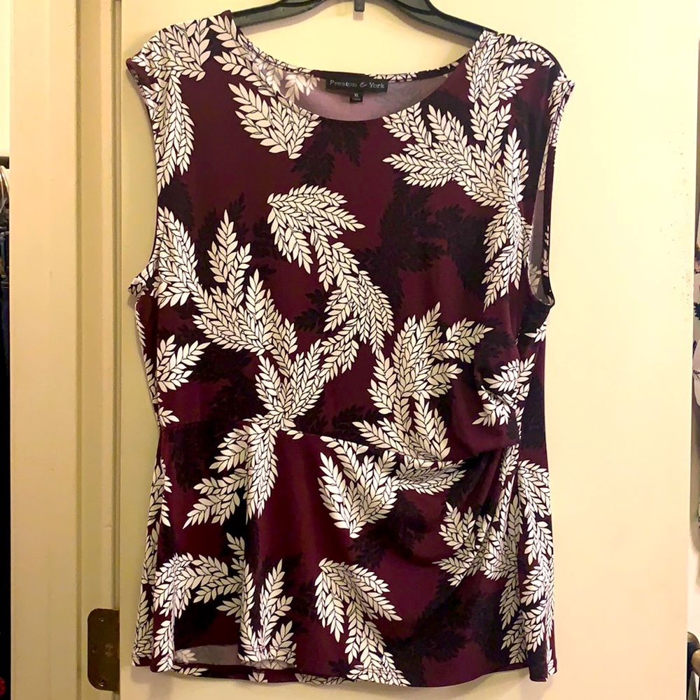 Sleeveless shell tank top.
